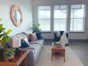 Y-1 Boho-Chic, modern, comfortable, great location apartment